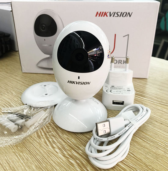 Camera IP Wifi Hikvision DS-2CV2U21FD-IW(B) trang bị ống kính có khả năng quan sát rộng